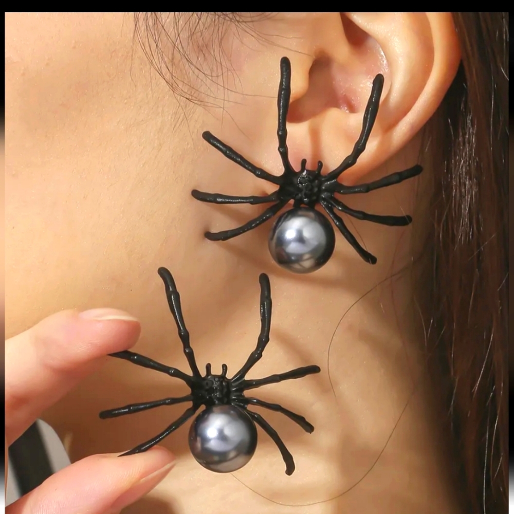 Spider earrings super cool! Gray pearl black legs BIG Halloween insect bug post